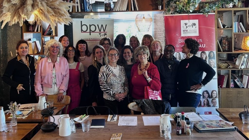 Rencontre du réseau BPW devant les kakémonos