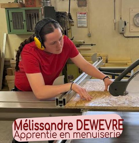 Mélissandre Dewevre, Apprentie en menuiserie